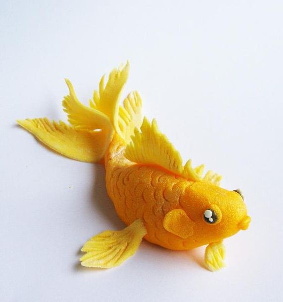 золотая рыбка из пластилина